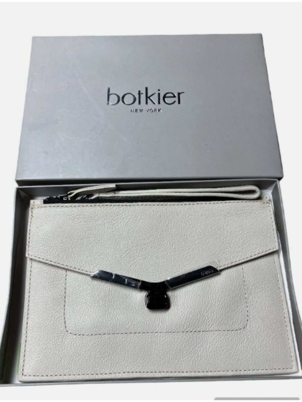 VALENTINA BOTKIER PEBBLE LEATHER ZIPPERED POUCH NEW W BOX 7 1/2” X 11”. 6” STRAP